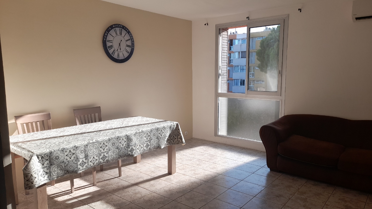 Appartement  5 pièces 82 m² + loggia + parking