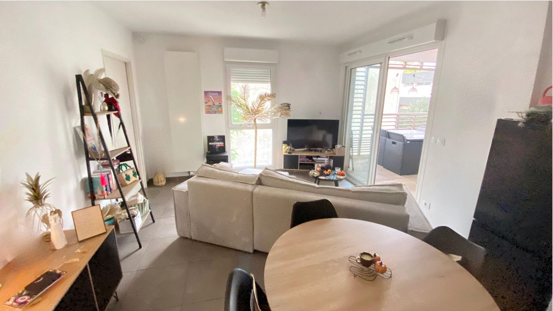 Marseille 9 éme Charmant T2 avec terrasse et stationnement privatif