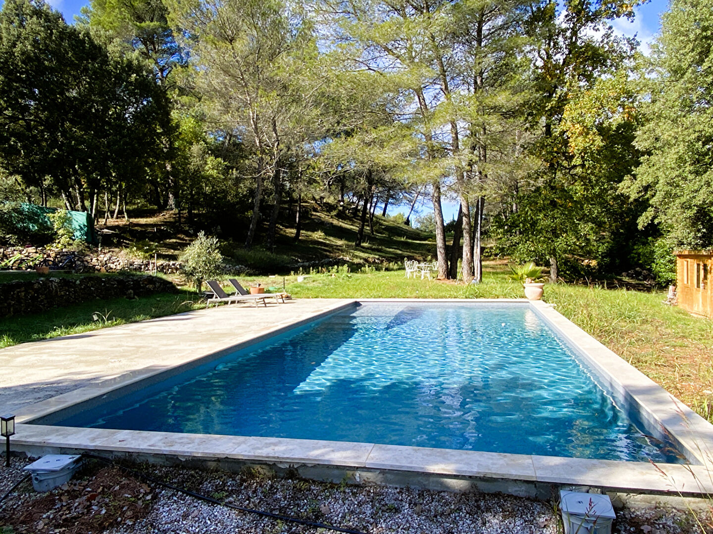 Photo VENTE VILLA 6 PIECES AVEC PISCINE 13490 JOUQUES image 6/6
