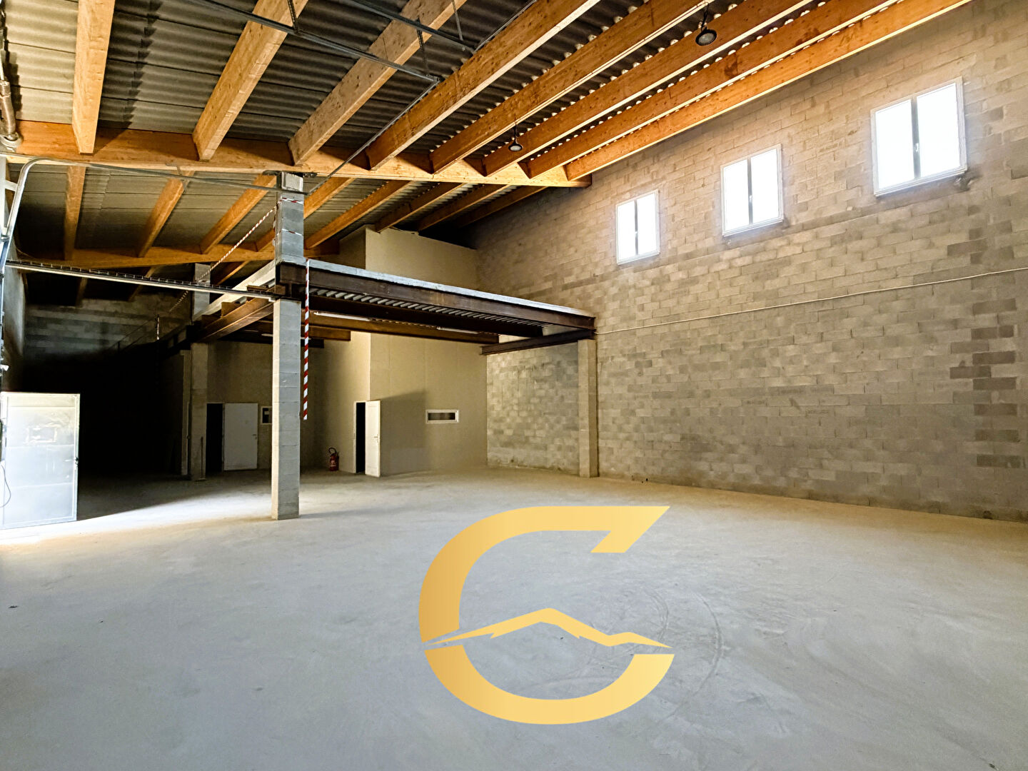 Agence immobilière de VOTRE MAISON - NG IMMOBILIER - VOTRE MAISON JOUQUES
