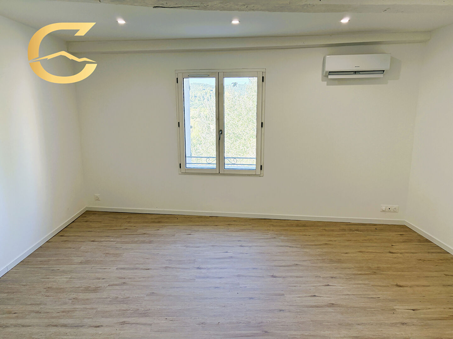 Agence immobilière de VOTRE MAISON - NG IMMOBILIER - VOTRE MAISON JOUQUES