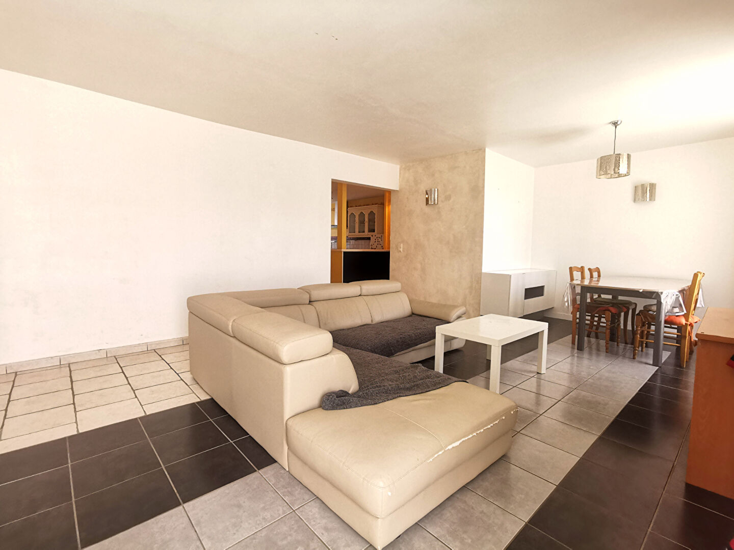 Photo Appartement Chateau Renault 5 pièce(s) 98,97m2 image 2/6