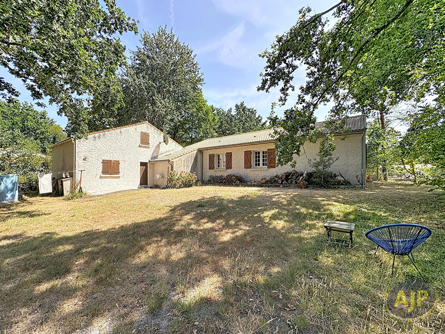 Maison + gîte attenant sur terrai arboré - photo 1