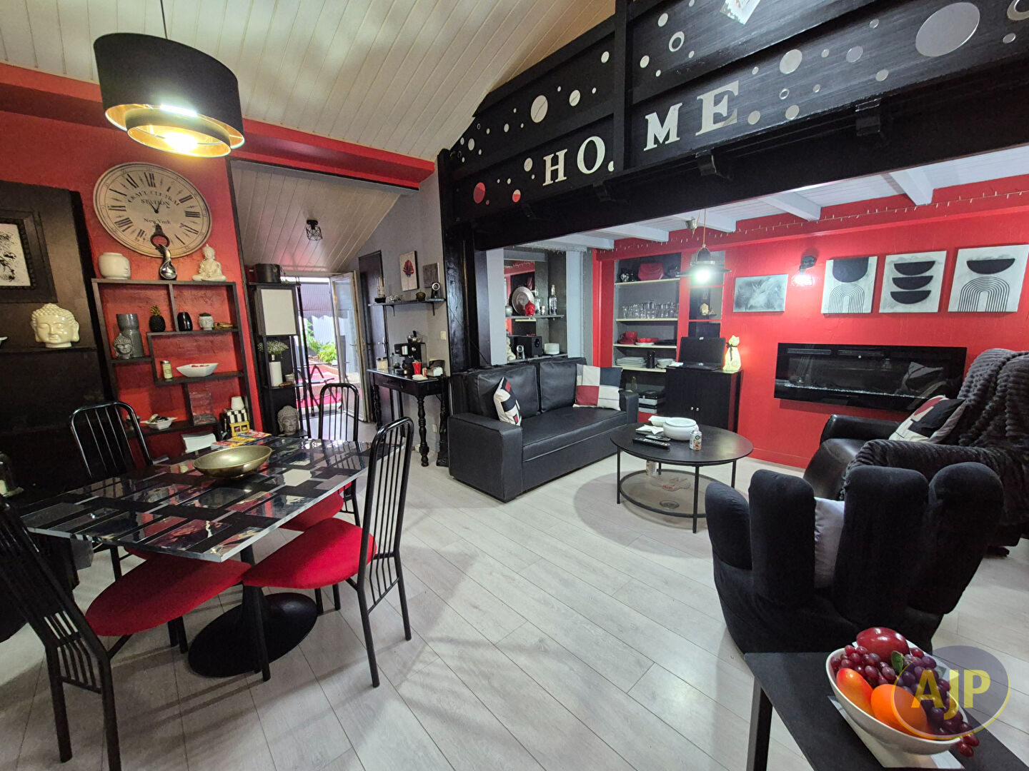 CHALLANS 2 locatifs avec cour en hyper centre ville - photo 2