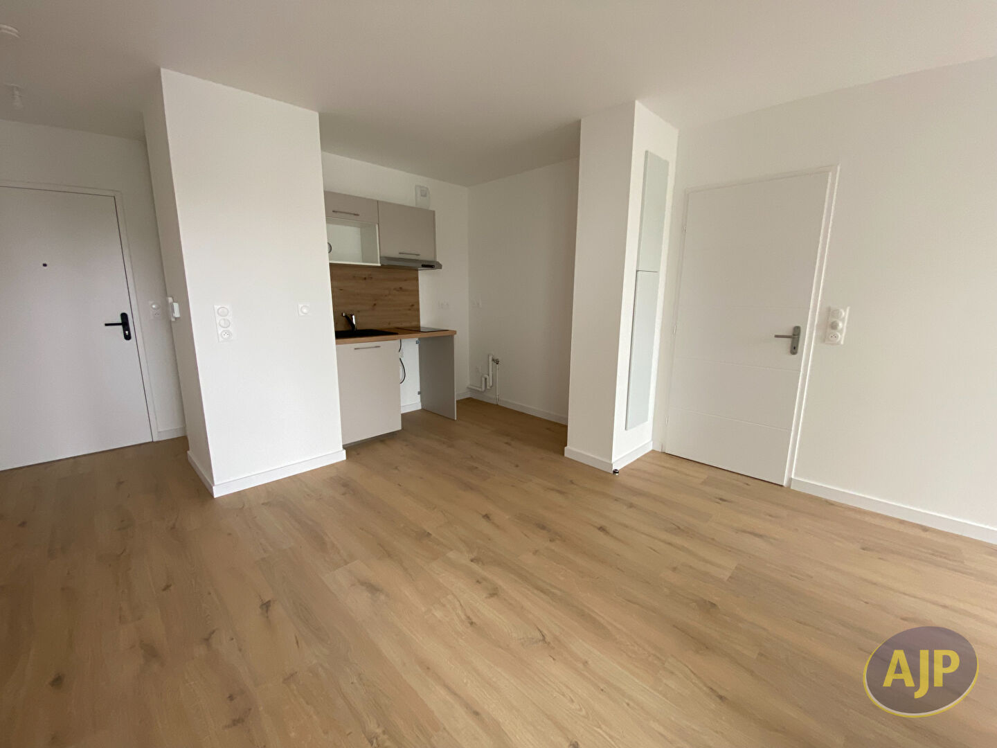 Appartement T2 CHALLANS - photo 2