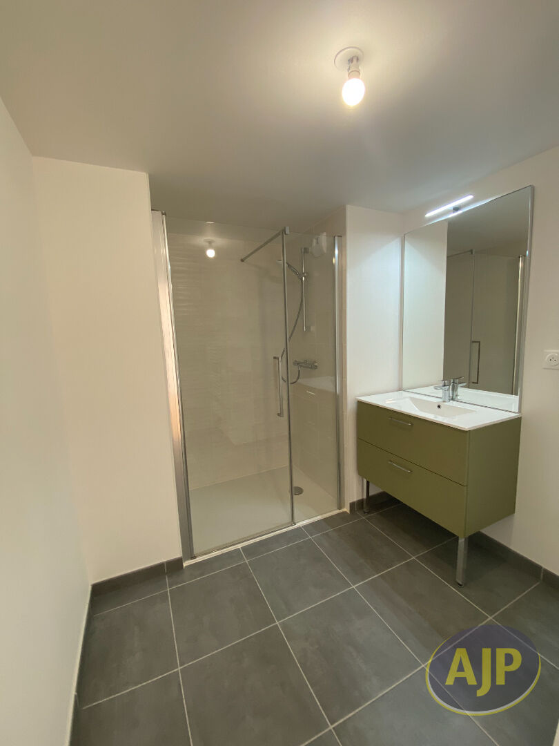 Appartement T3 CHALLANS - photo 3
