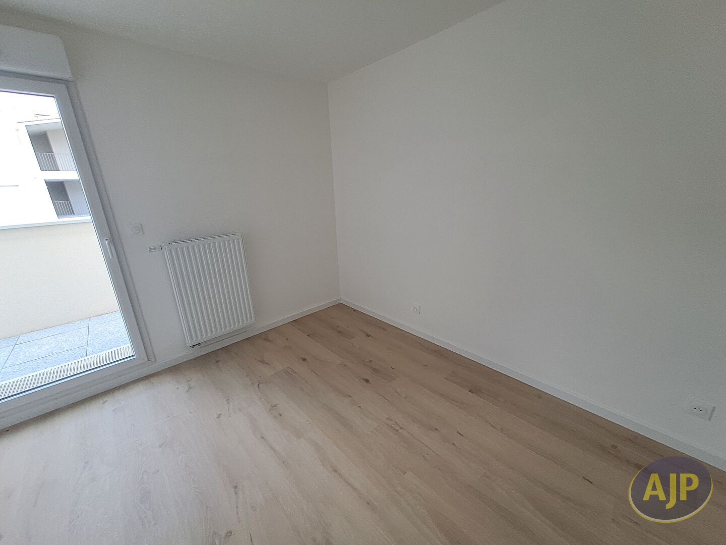 CHALLANS - Appartement 2 chambres - photo 2