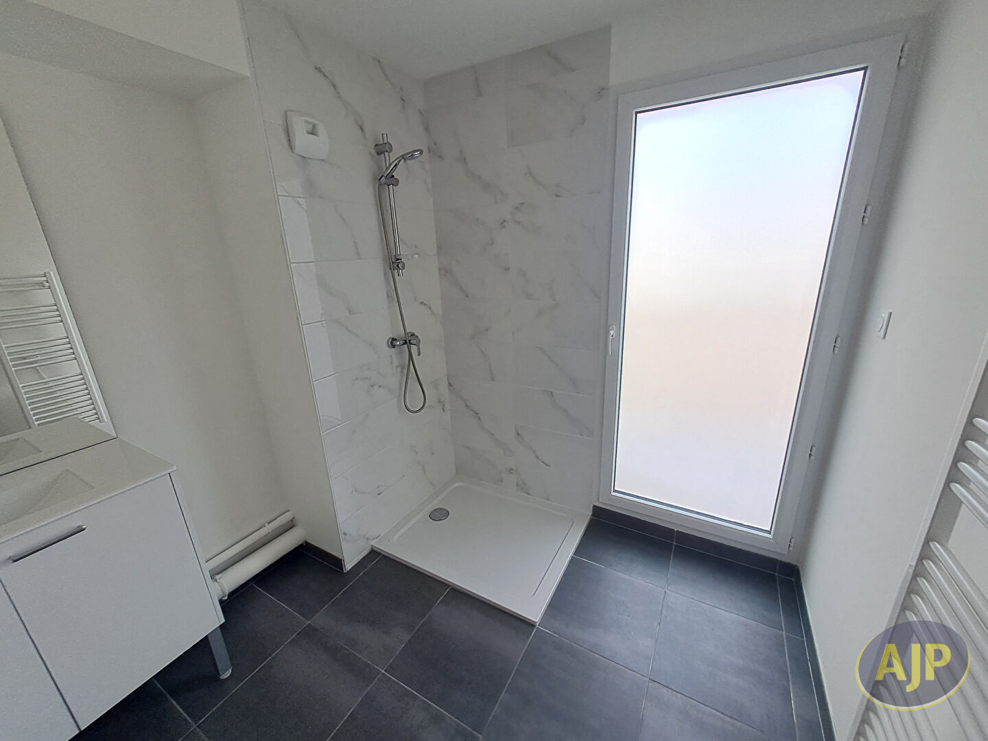 CHALLANS - Appartement 2 chambres - photo 3