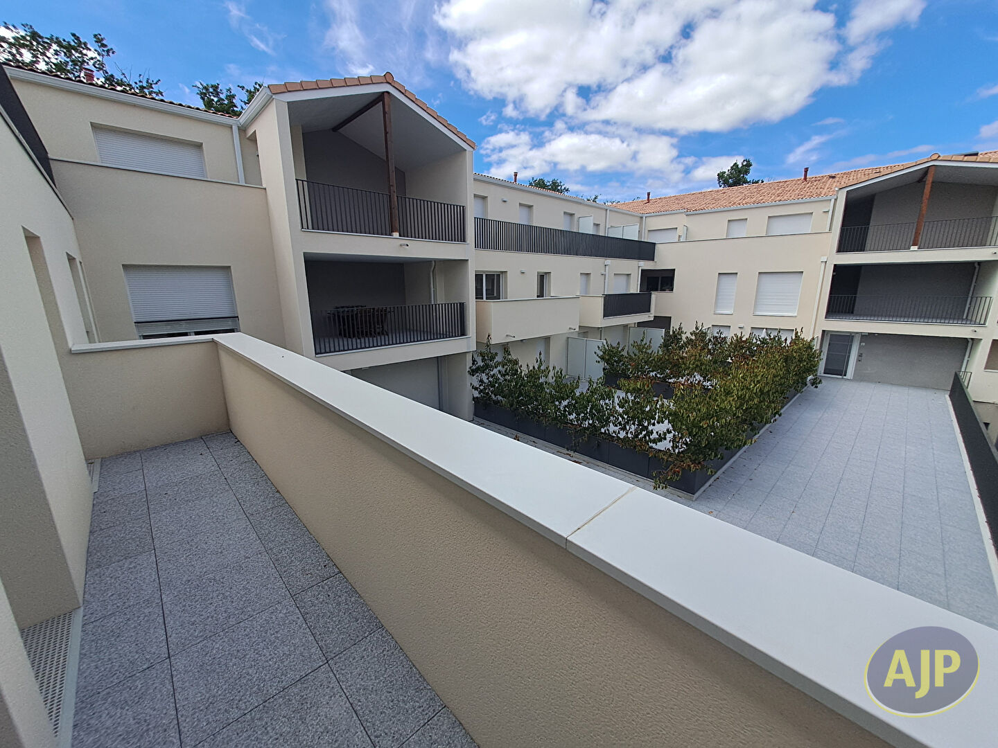 CHALLANS - Appartement 2 chambres - photo 4