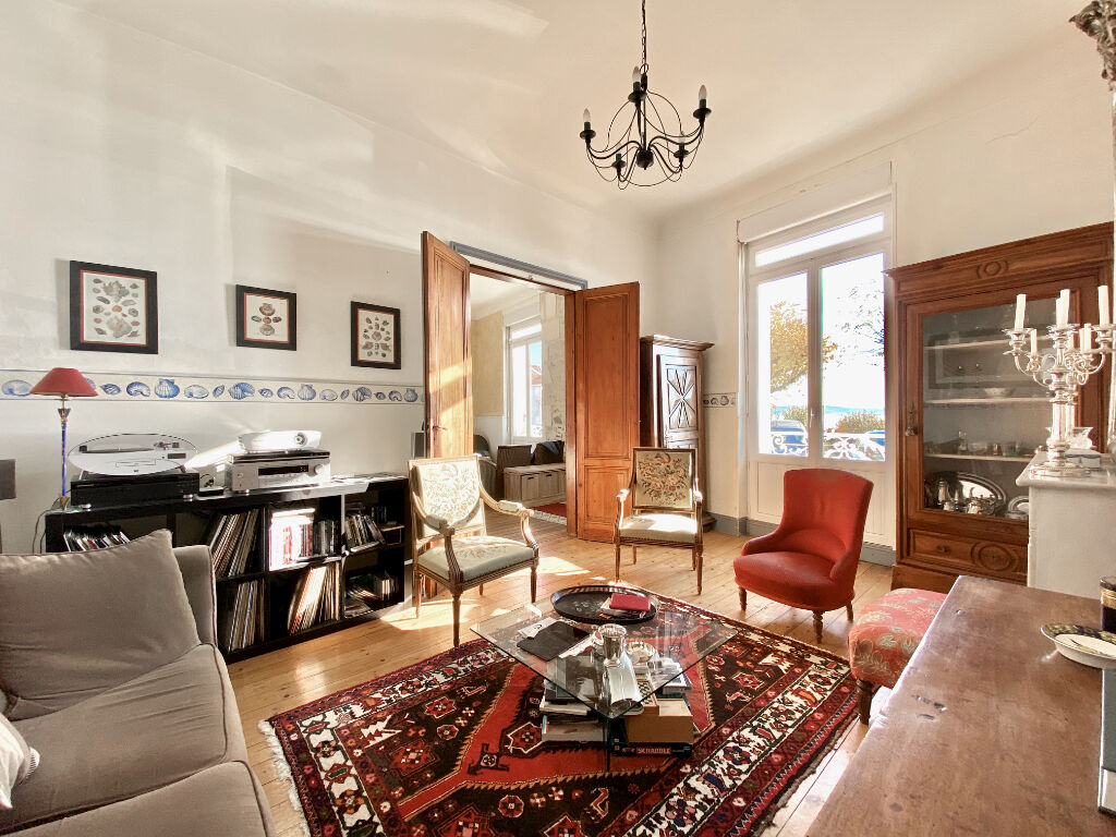 Photo Villa de caractère fin XIXème FACE MER - 10 pièces 187m² - image 2/6