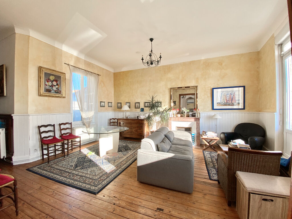 Photo Villa de caractère fin XIXème FACE MER - 10 pièces 187m² - image 4/6