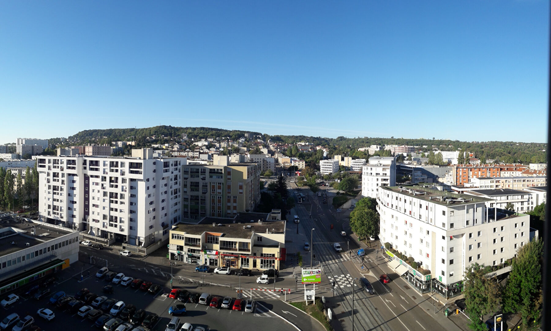 Photo Vandoeuvre lès Nancy. Appartement 4 pièces au Vélodrome. image 2/6