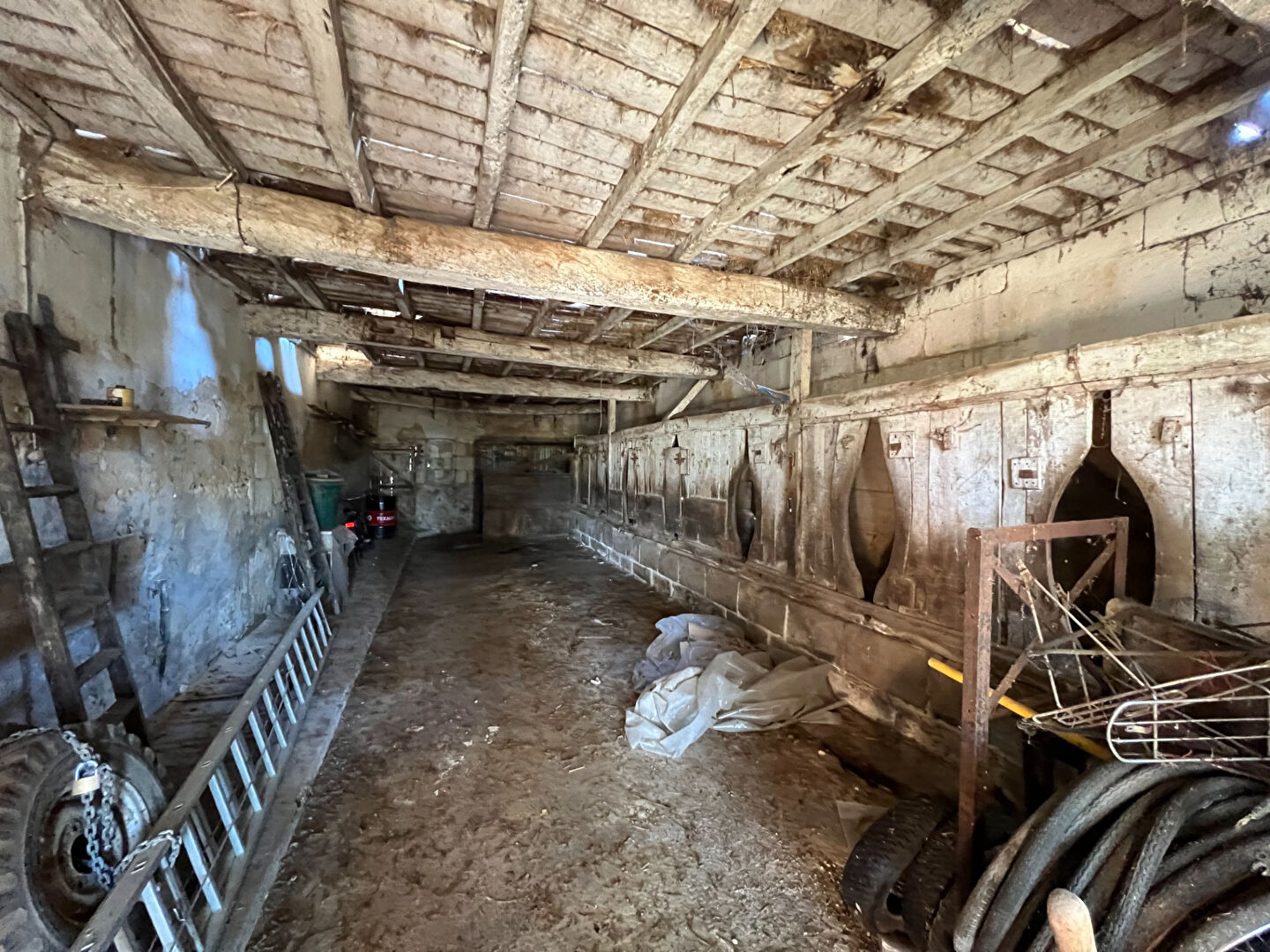 Photo Grange pierre  à rénover image 3/6