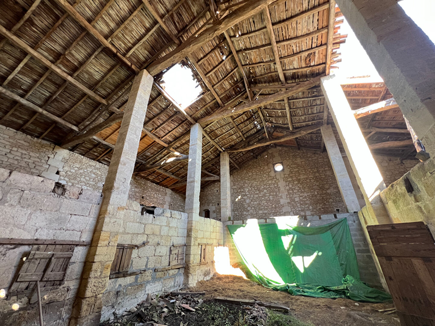 Photo Grange pierre  à rénover image 5/6