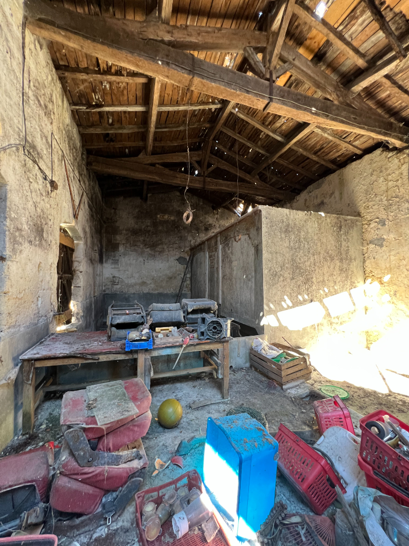 Photo ancien chai à réhabiliter image 4/6