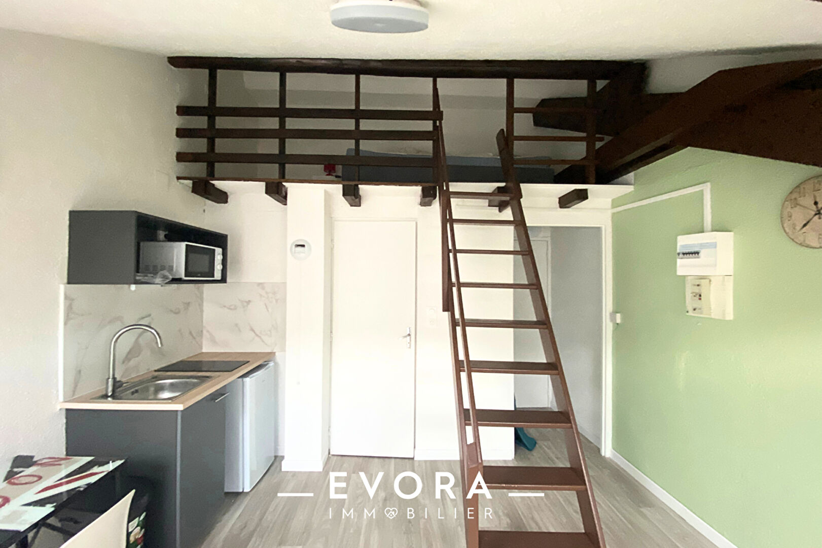 Photo METZ-CENTRE / Studio meublé à louer de 22,88m² image 2/5