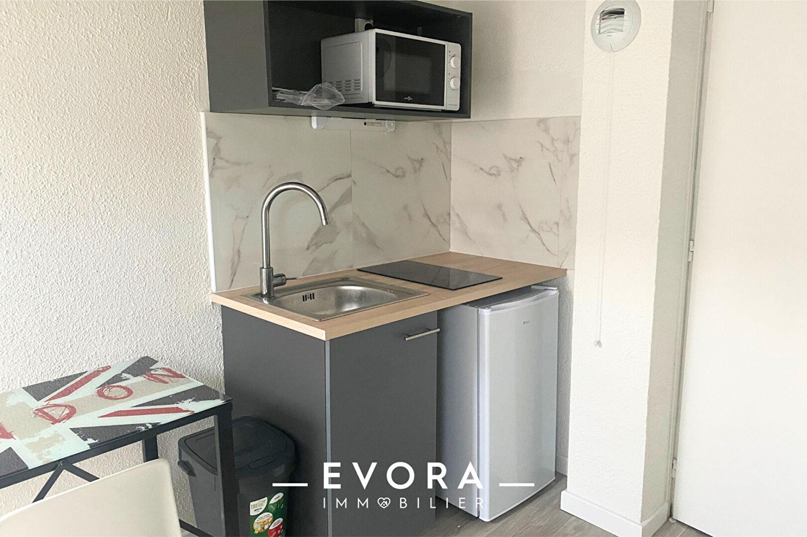 Photo METZ-CENTRE / Studio meublé à louer de 22,88m² image 4/5