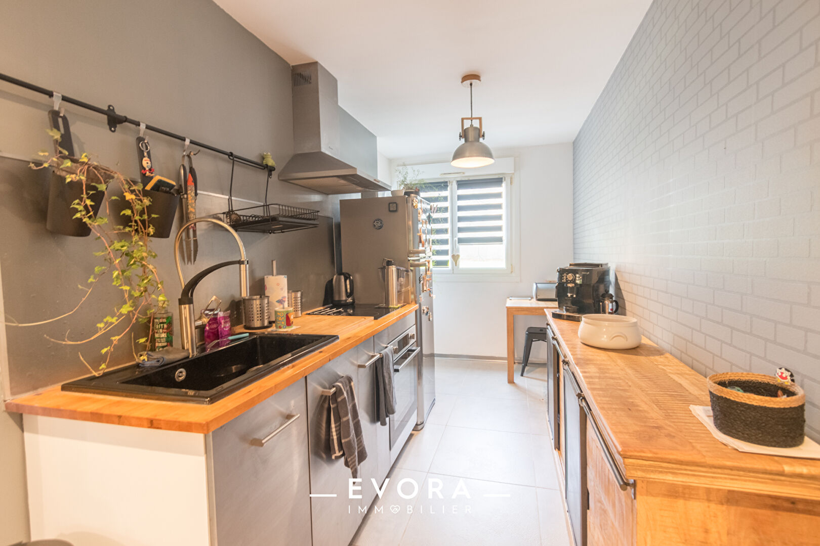 Photo À vendre ? Superbe F4 en lisière de forêt - Balcon - Garage image 3/6