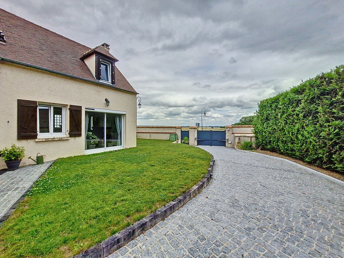 Photo MAGNY EN VEXIN image 2/6