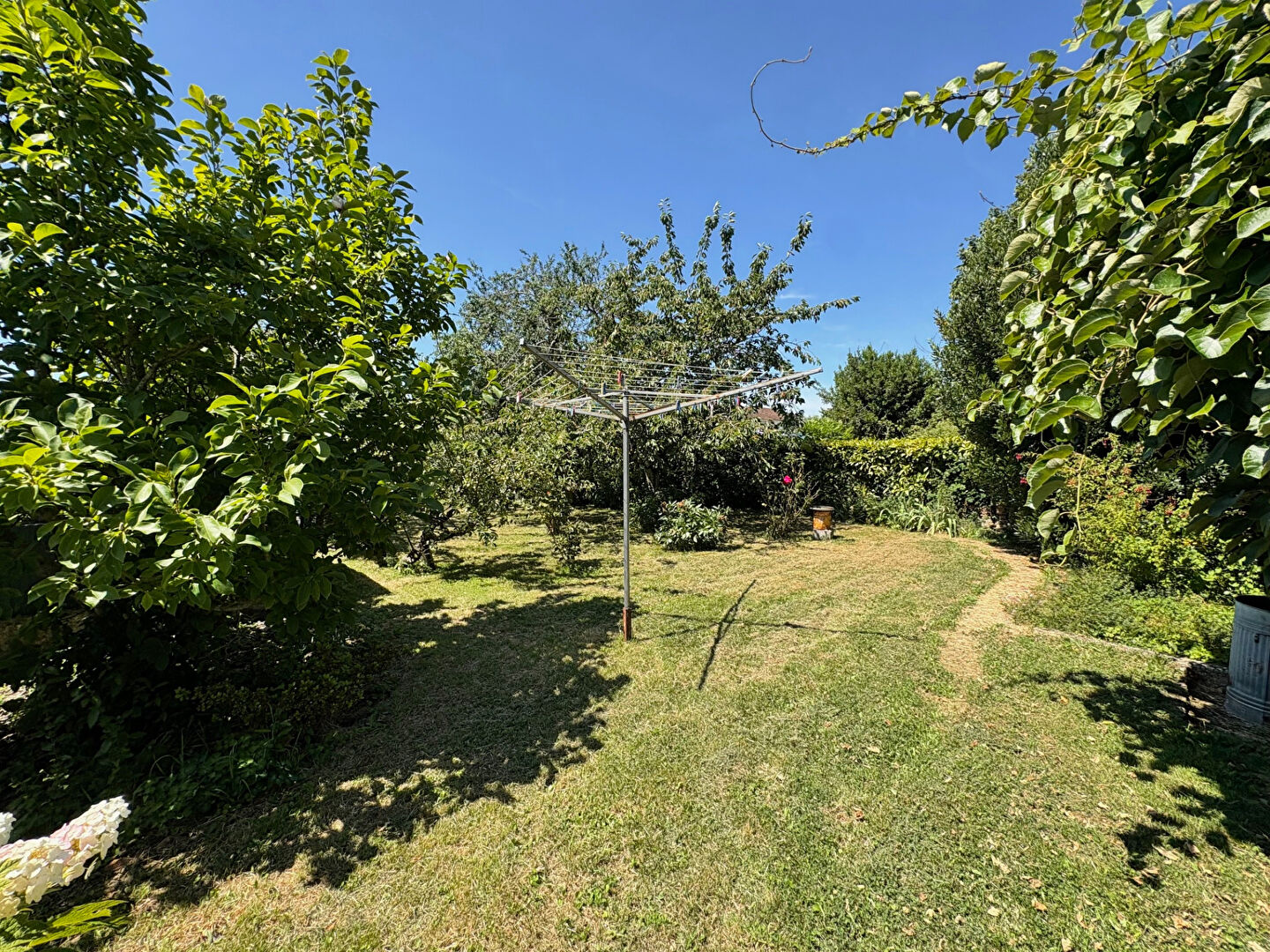 Photo LONGERE + GRANGE image 2/6