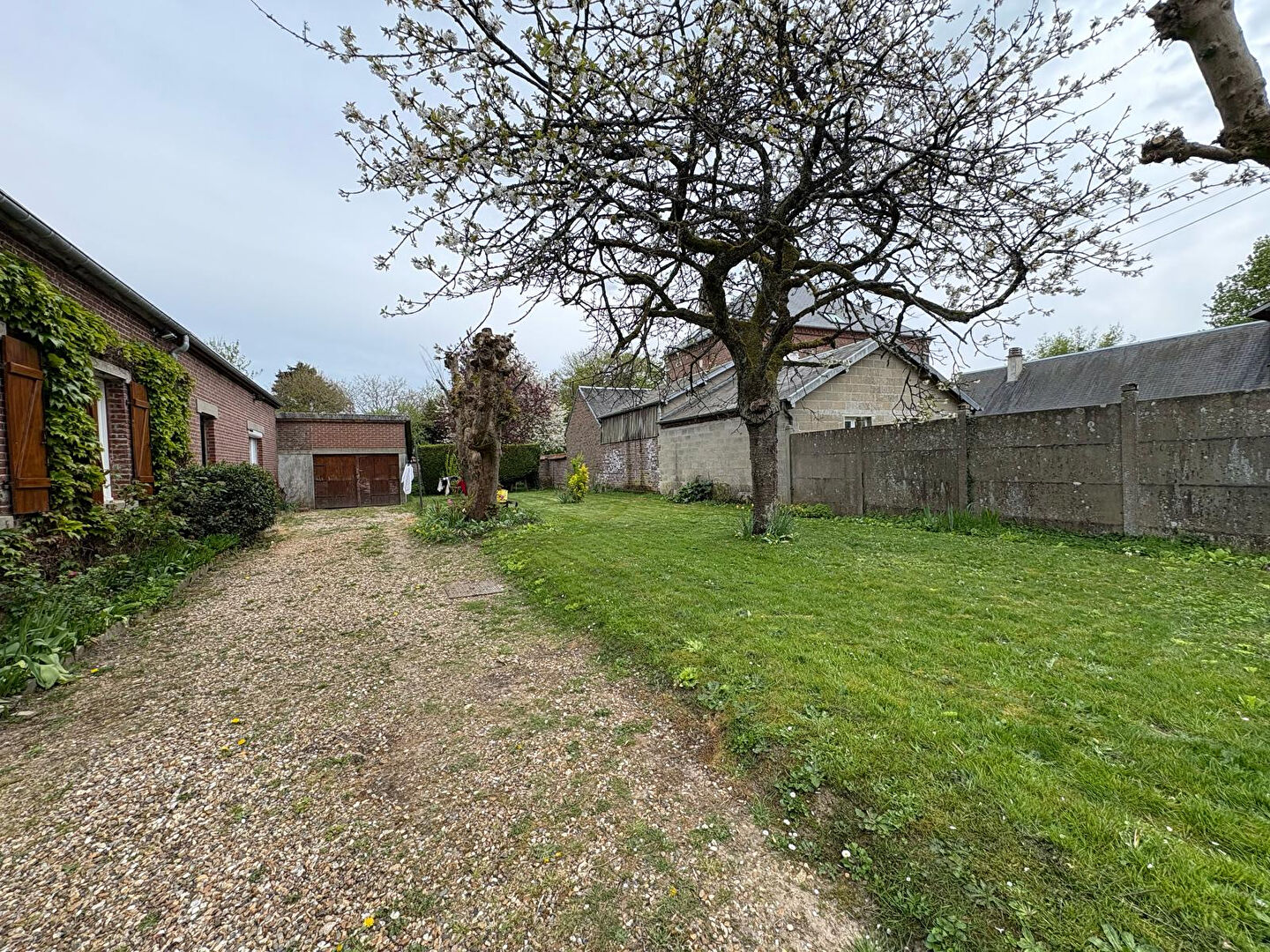 Photo Maison de plain-pied avec combles aménageables - À visiter sans tarder ! image 2/6