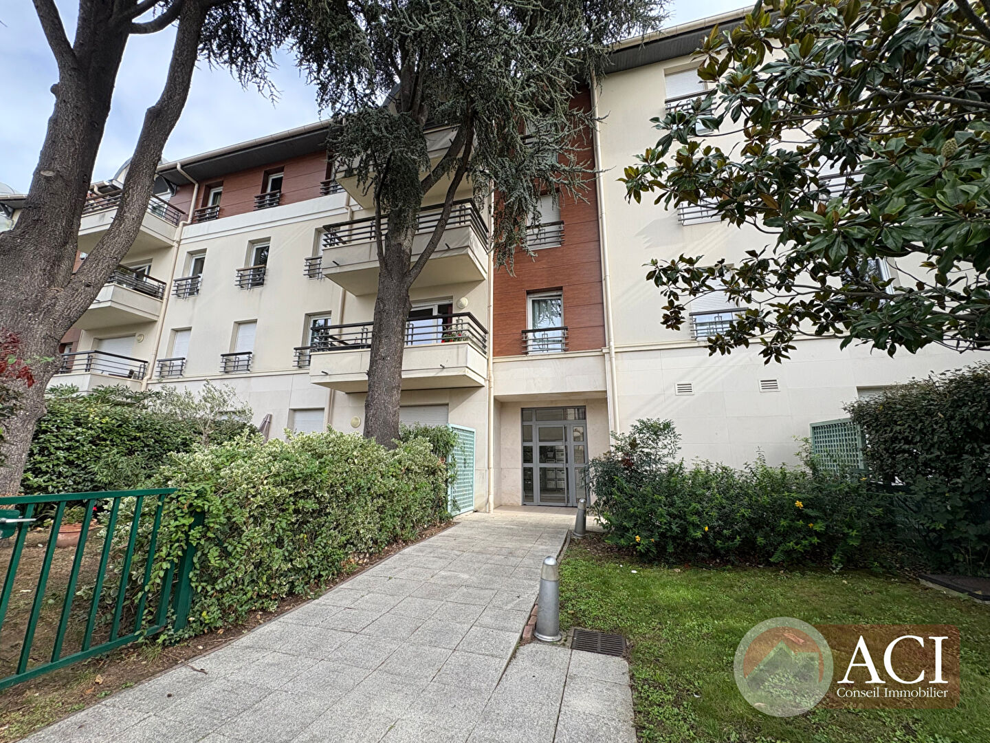 Agence immobilière de GROUPE JBL (ACI) - ACI IMMOBILIER MONTMAGNY