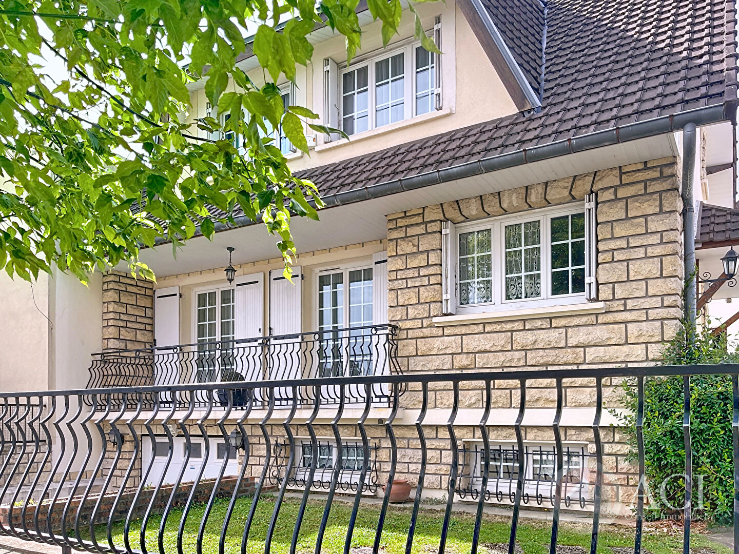 Photo Maison Arnouville 5 pièce(s) 124 m2 image 1/6