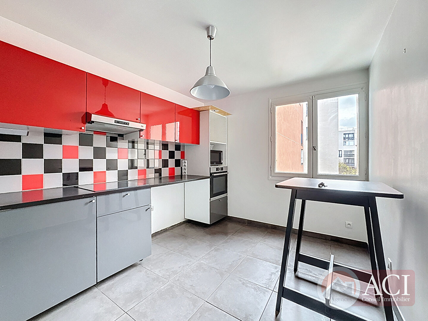 Photo Appartement 2 pièces   Le Moutier Proche gare Barre Ormesson ! image 2/6