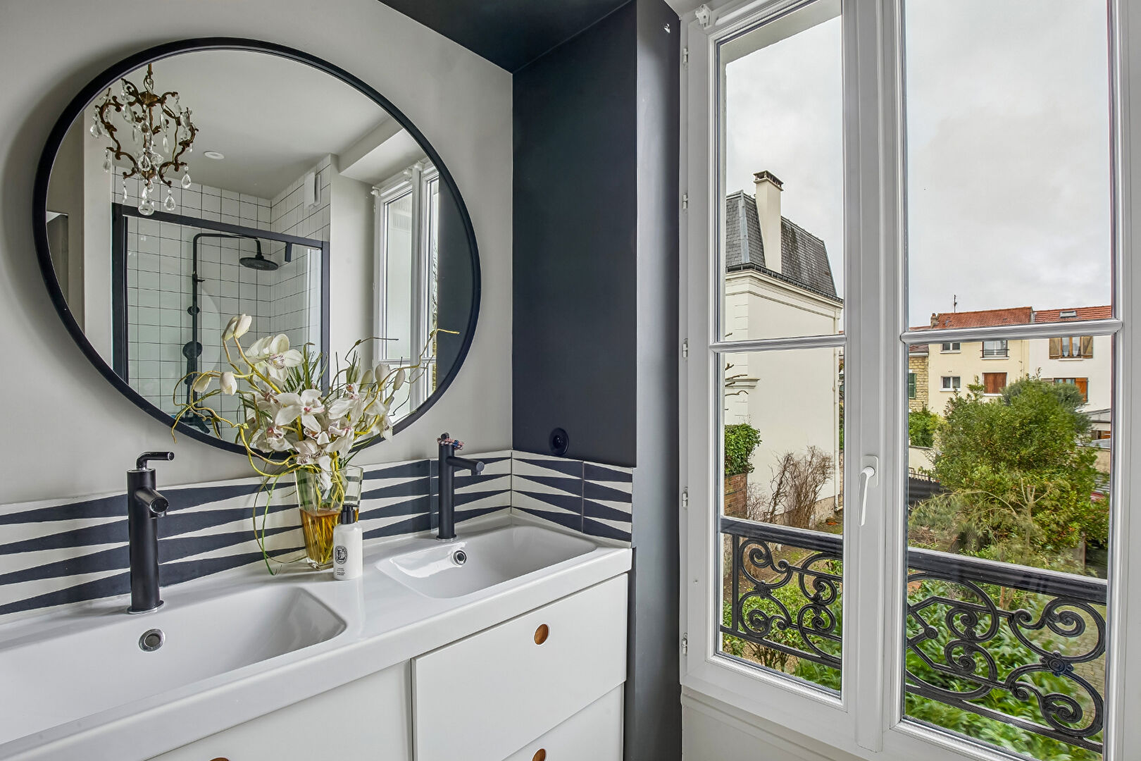 BAS DE CHATOU – HYPER CENTRE – CHARMANTE MAISON MANSART DE 1890 – 5 CHAMBRES – TERRAIN 489 M²4 MN RER