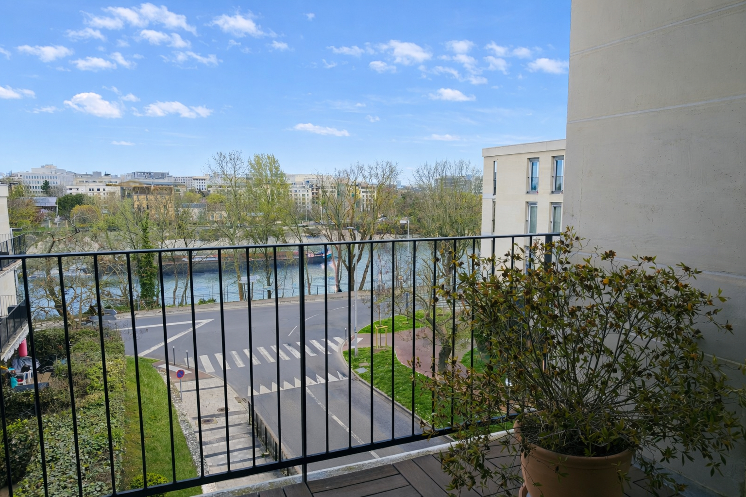 Appartement 3 pièces de 75m² situé à Chatou à 7 mn du RER