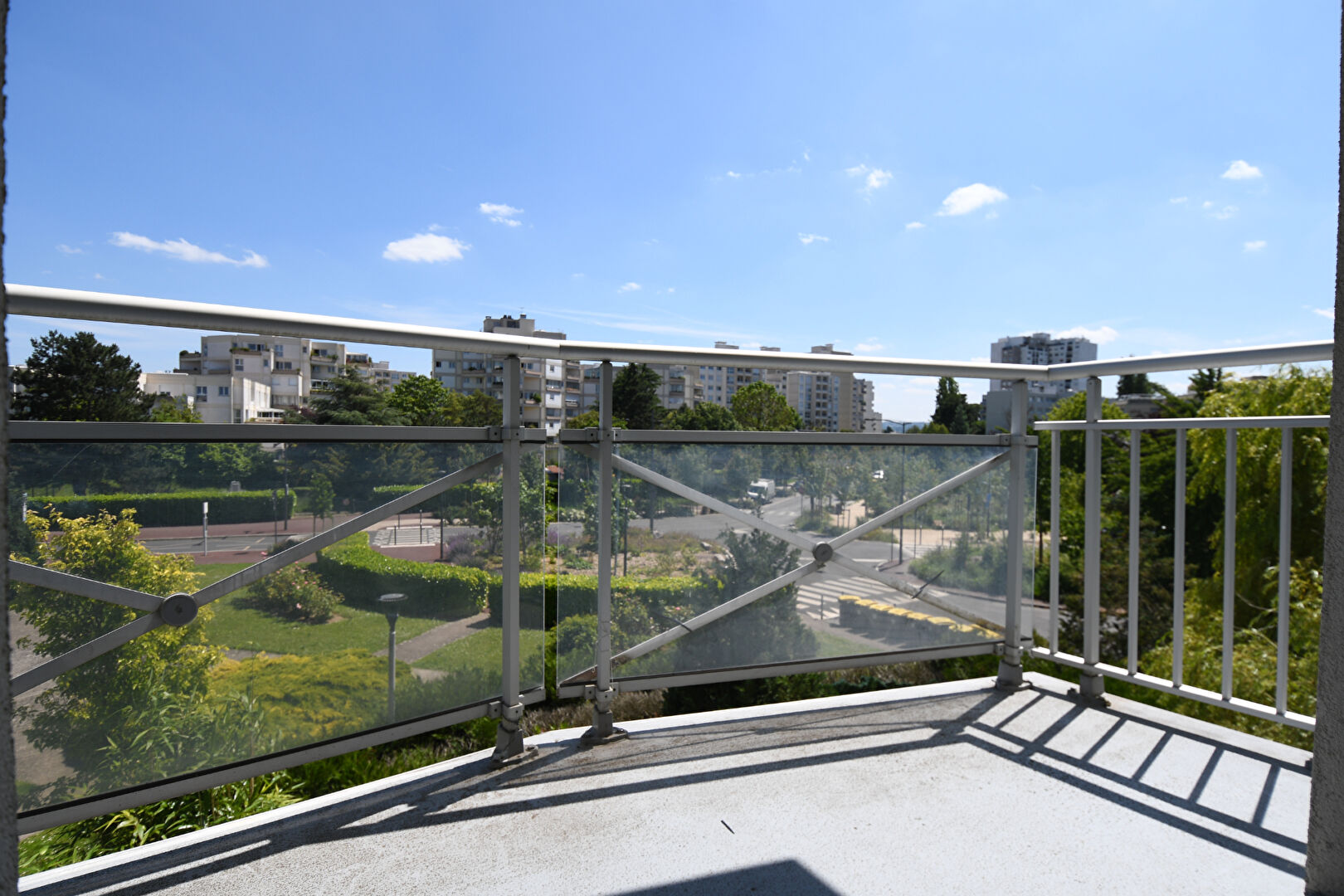 Appartement situé à Chatou 4 pièces de 92 m² en très bon état proche des commerces