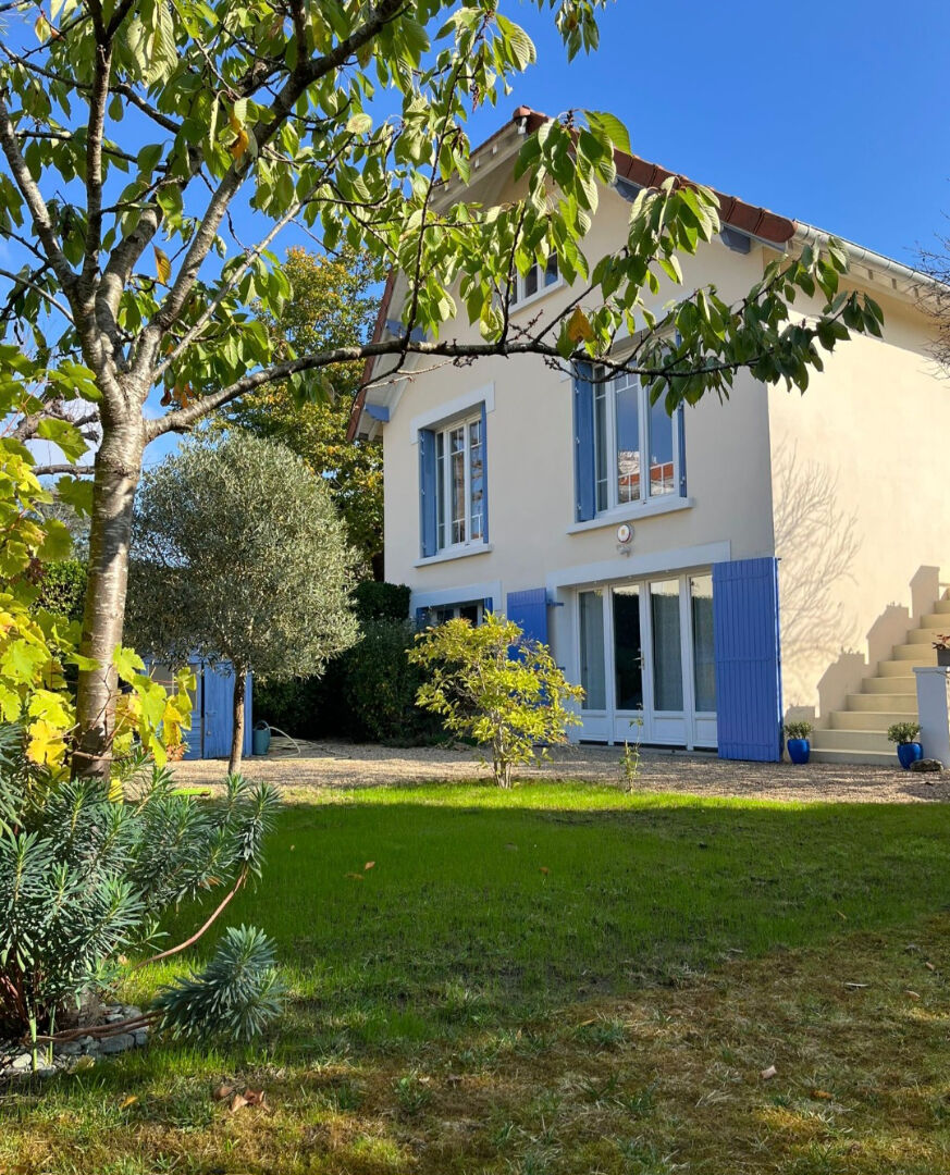 Croissy Sur Seine  maison de 135 m² sur terrain de 585 m²