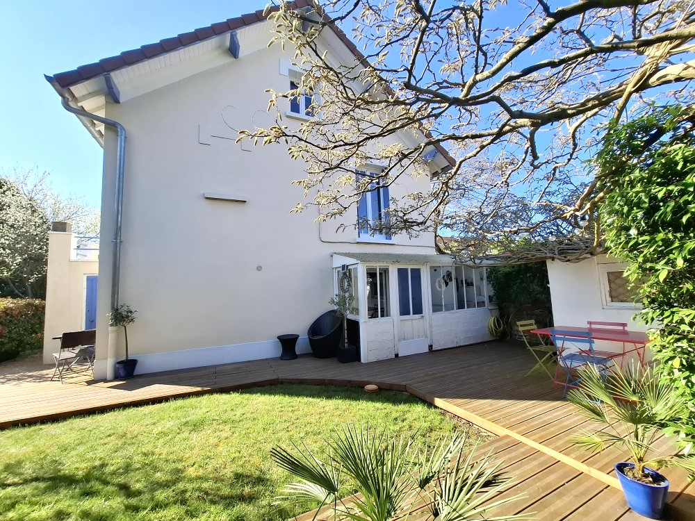 Croissy Sur Seine  maison de 135 m² sur terrain de 585 m²
