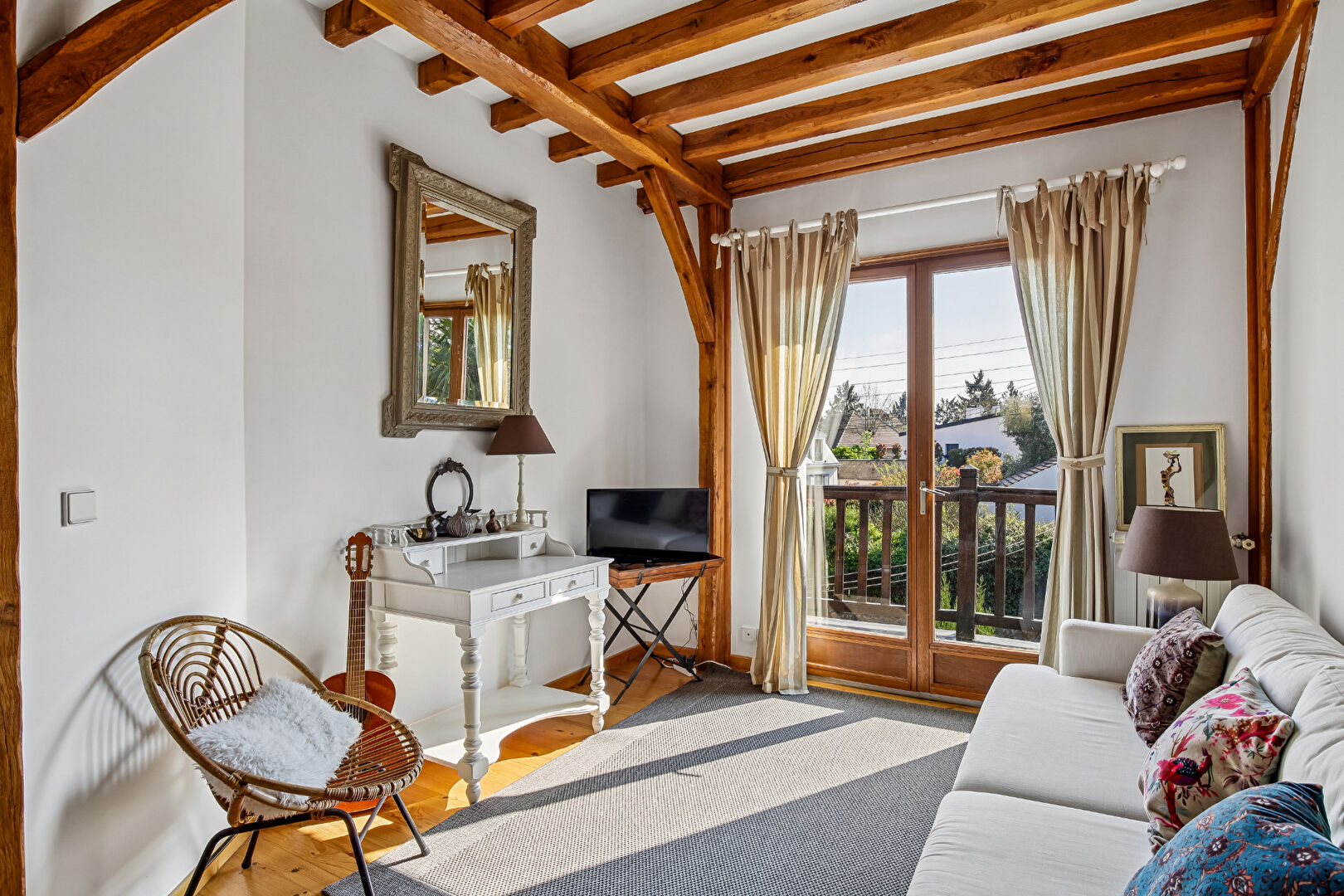 CHATOU BAS 15 MN RER –  MAISON FAMILIALE DE 212 m2  – 5  CHAMBRES – TERRAIN  809 M²