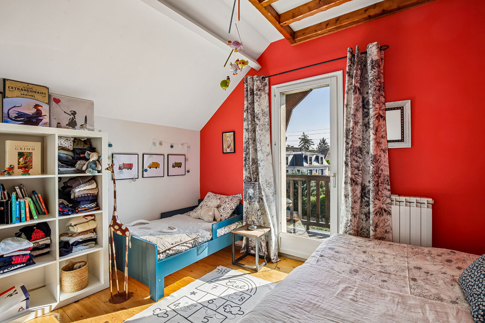 CHATOU BAS 15 MN RER –  MAISON FAMILIALE DE 212 m2  – 5  CHAMBRES – TERRAIN  809 M²