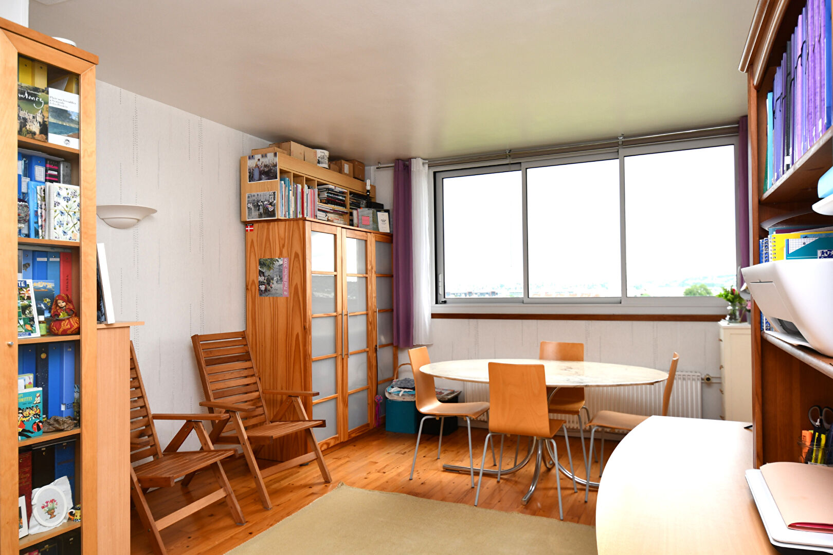 Appartement  situé  à CHATOU de 3 pièces  avec une vue panoramique et un box de 18 m²