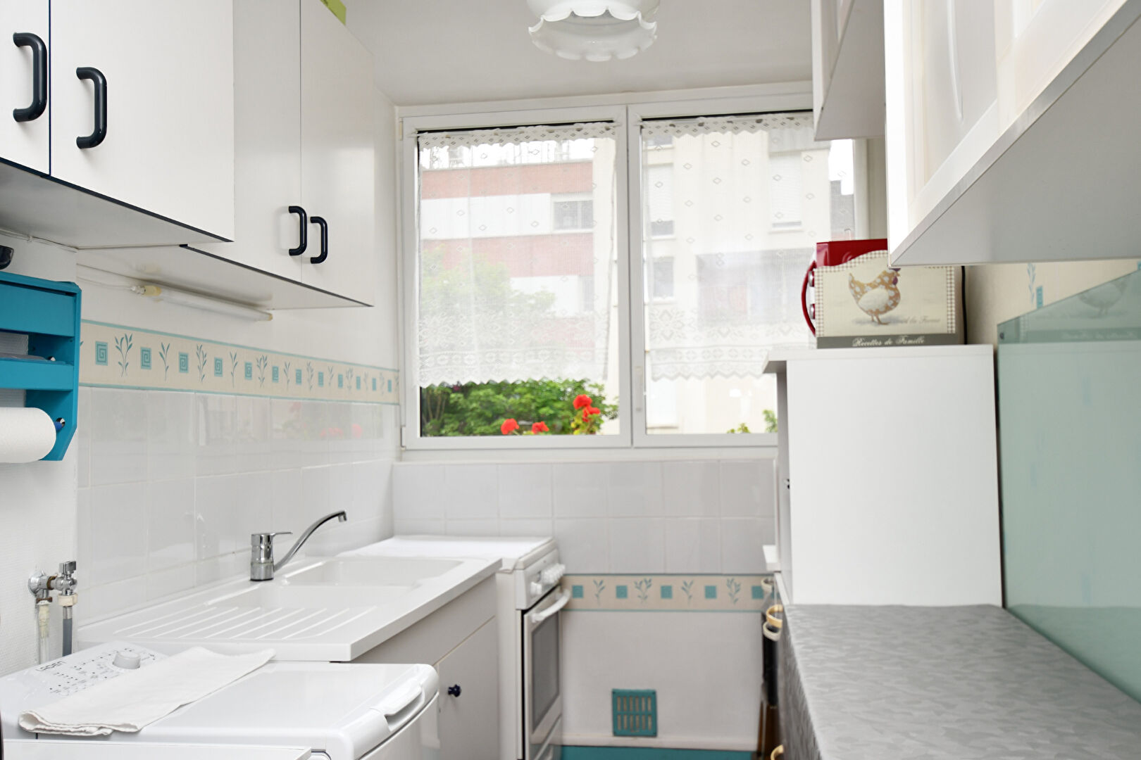 Appartement  situé  à CHATOU de 3 pièces  avec une vue panoramique et un box de 18 m²