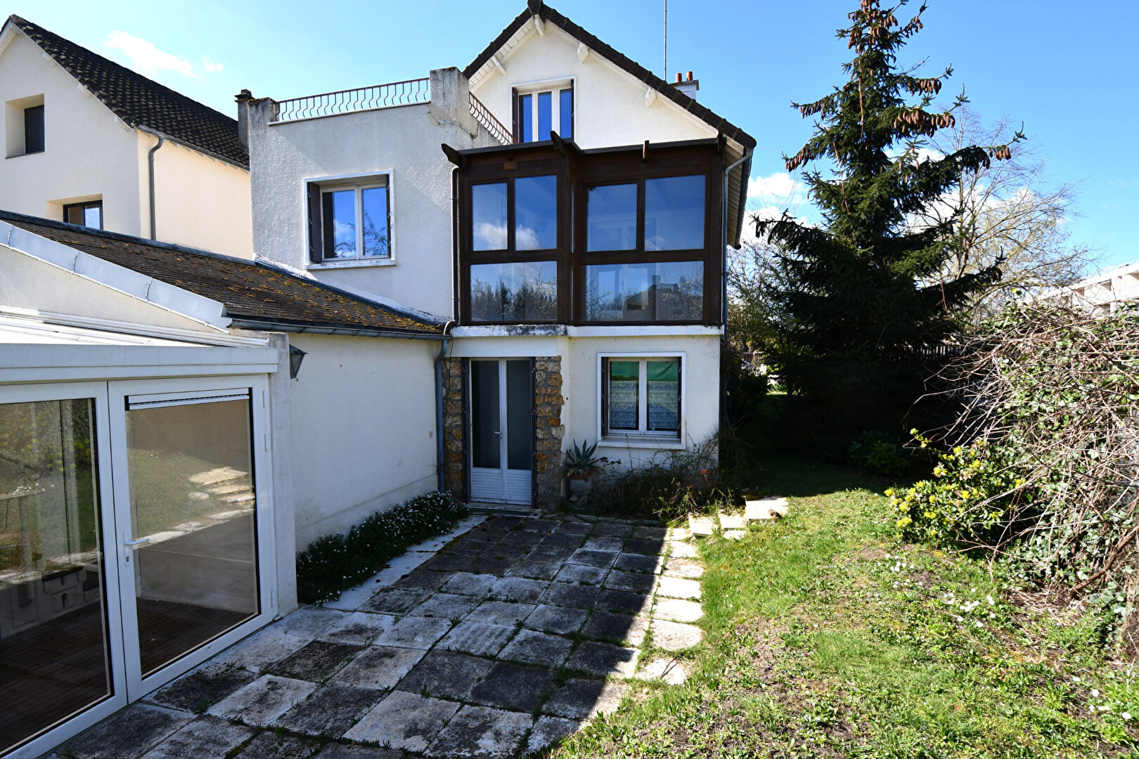 Maison située à Chatou avec 4 chambres sur 535m² de terrain