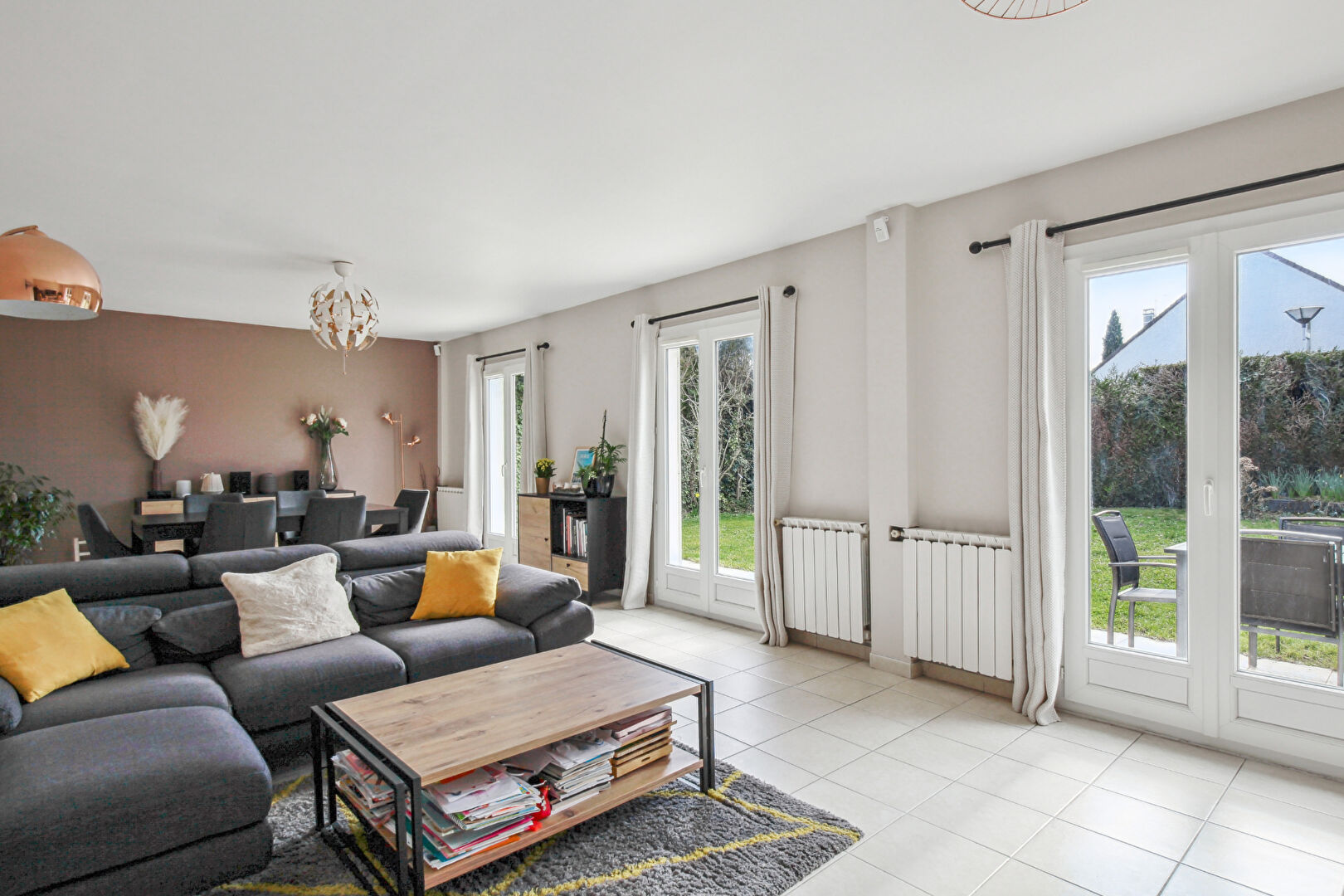 MAISON située à MONTESSON  en lisière de CHATOU de 150 m2 au sol sur 459 m² de terrain