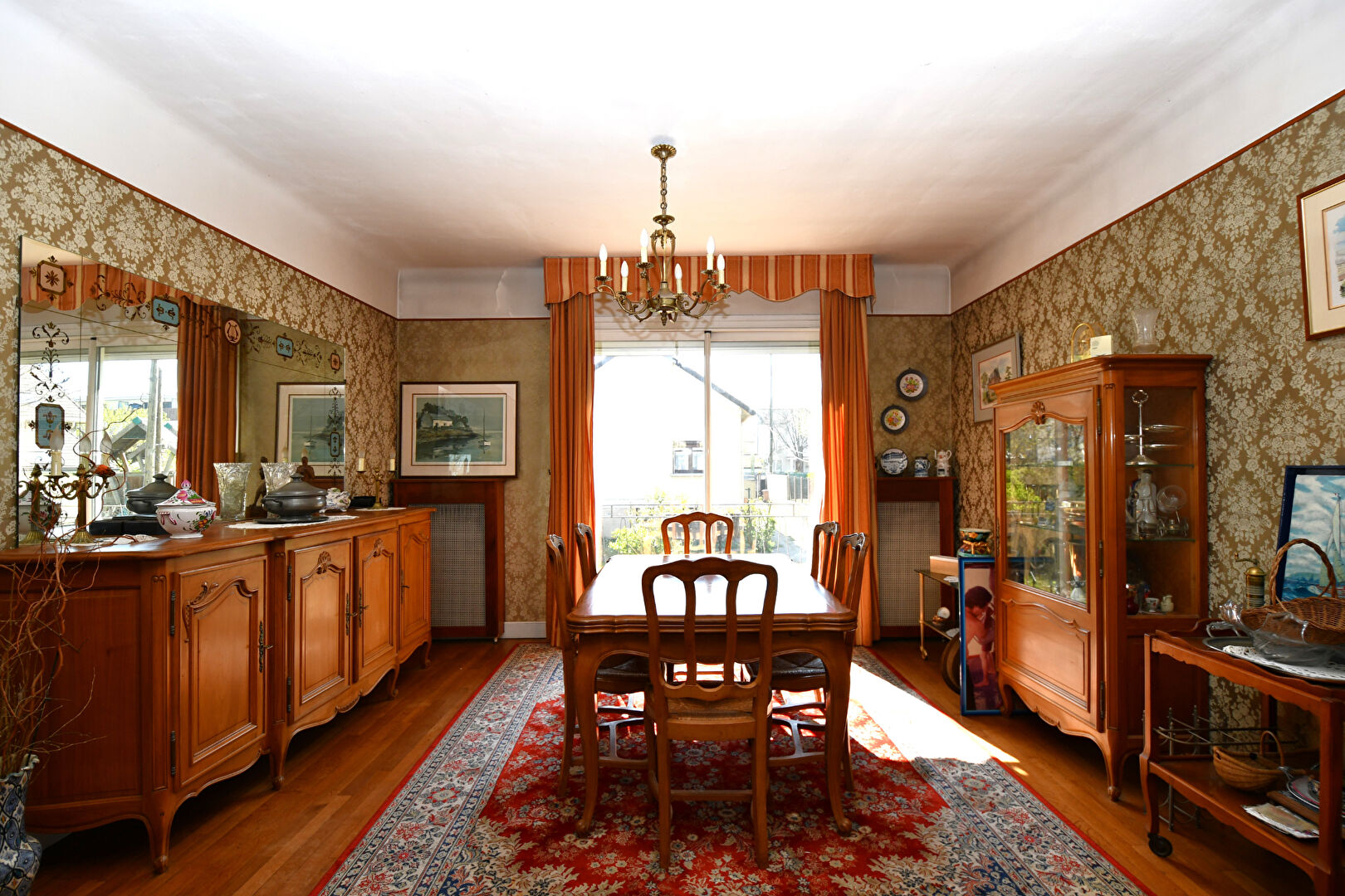 Maison située à Chatou de 93 m² avec 3 chambres  sur un terrain de 320 m²