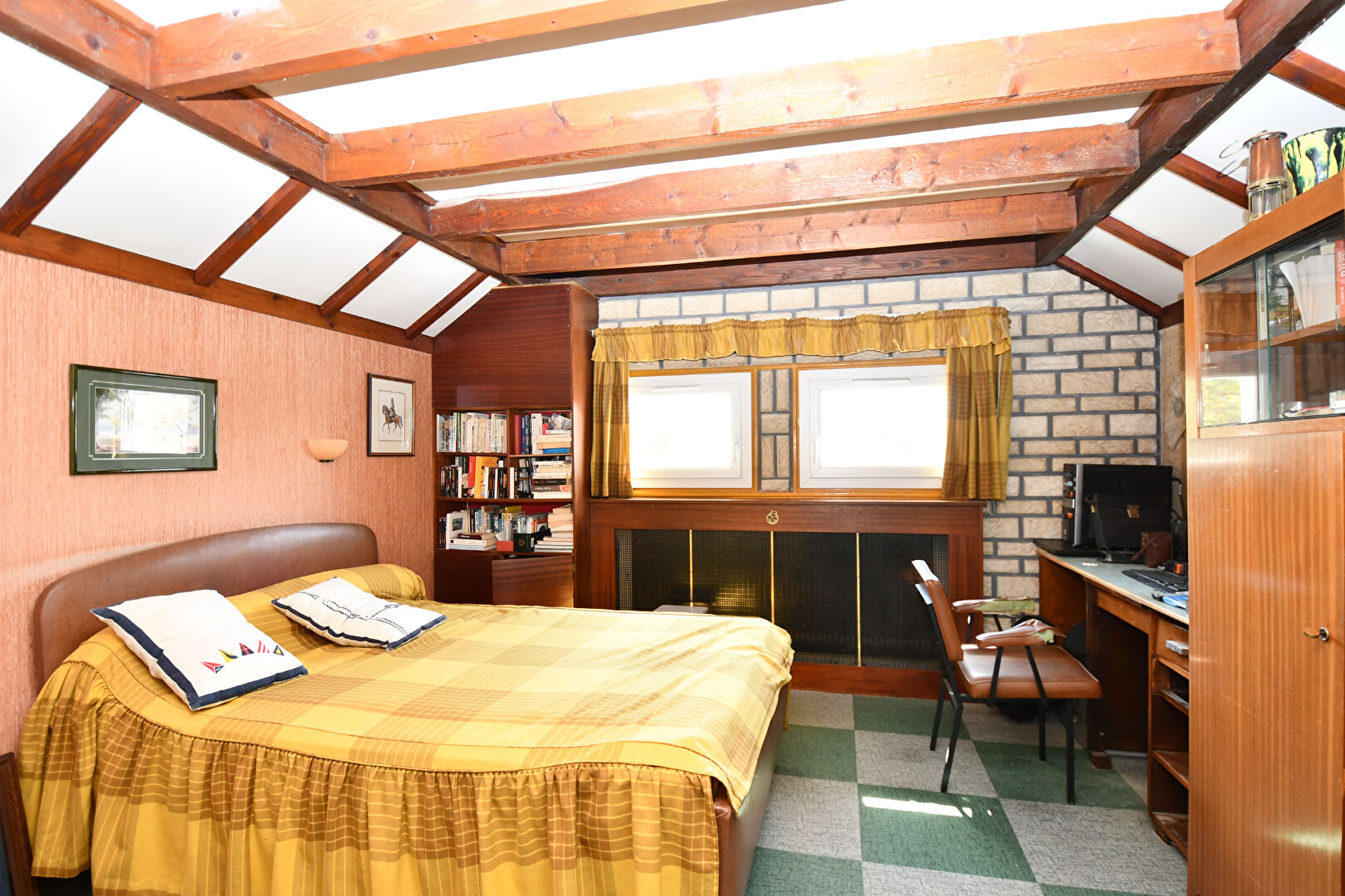 Maison située à Chatou de 93 m² avec 3 chambres  sur un terrain de 320 m²