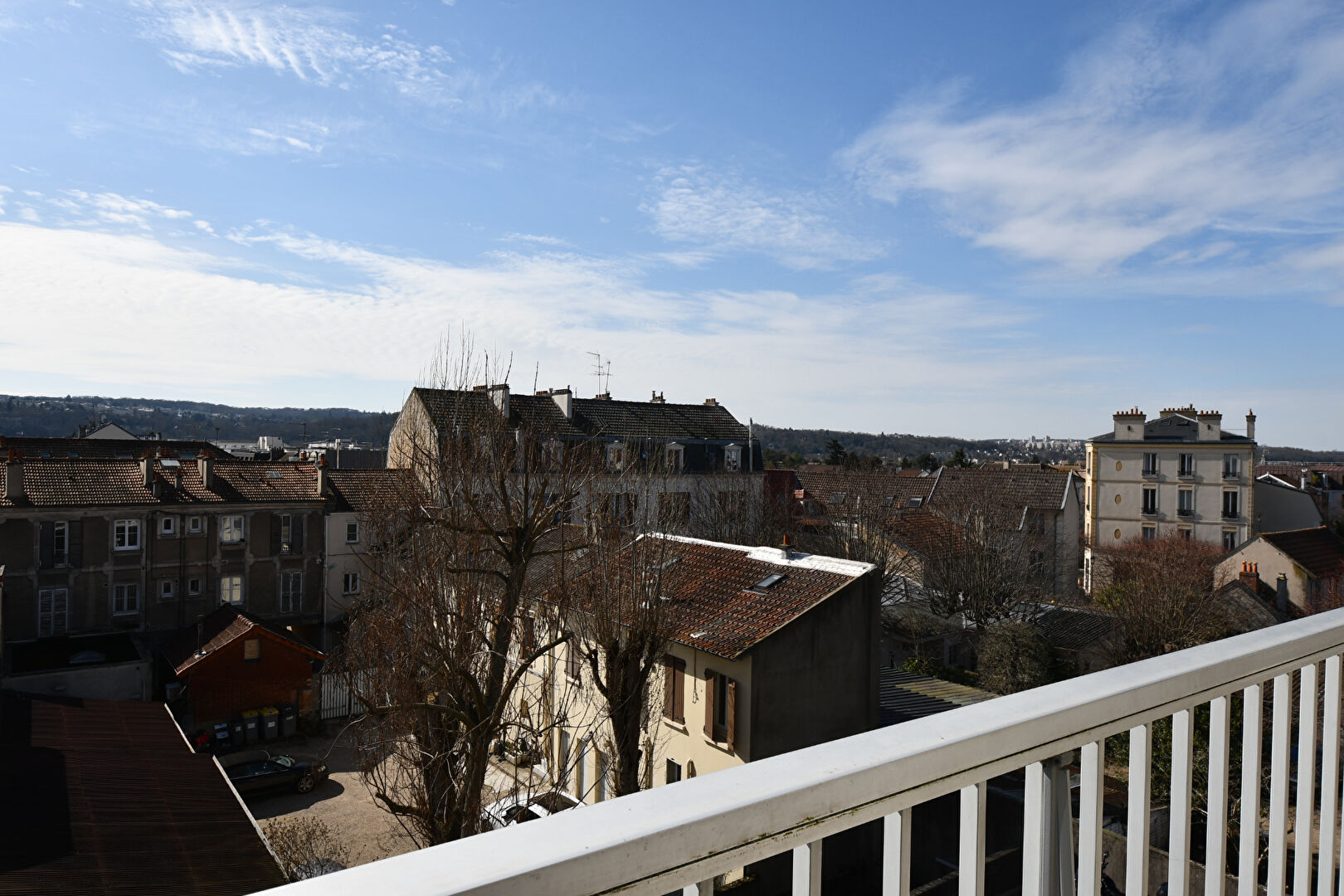 Appartement situé à Croissy-sur-Seine de 91 m² avec 3 chambres à 12 mn du RER et 3 mn du centre