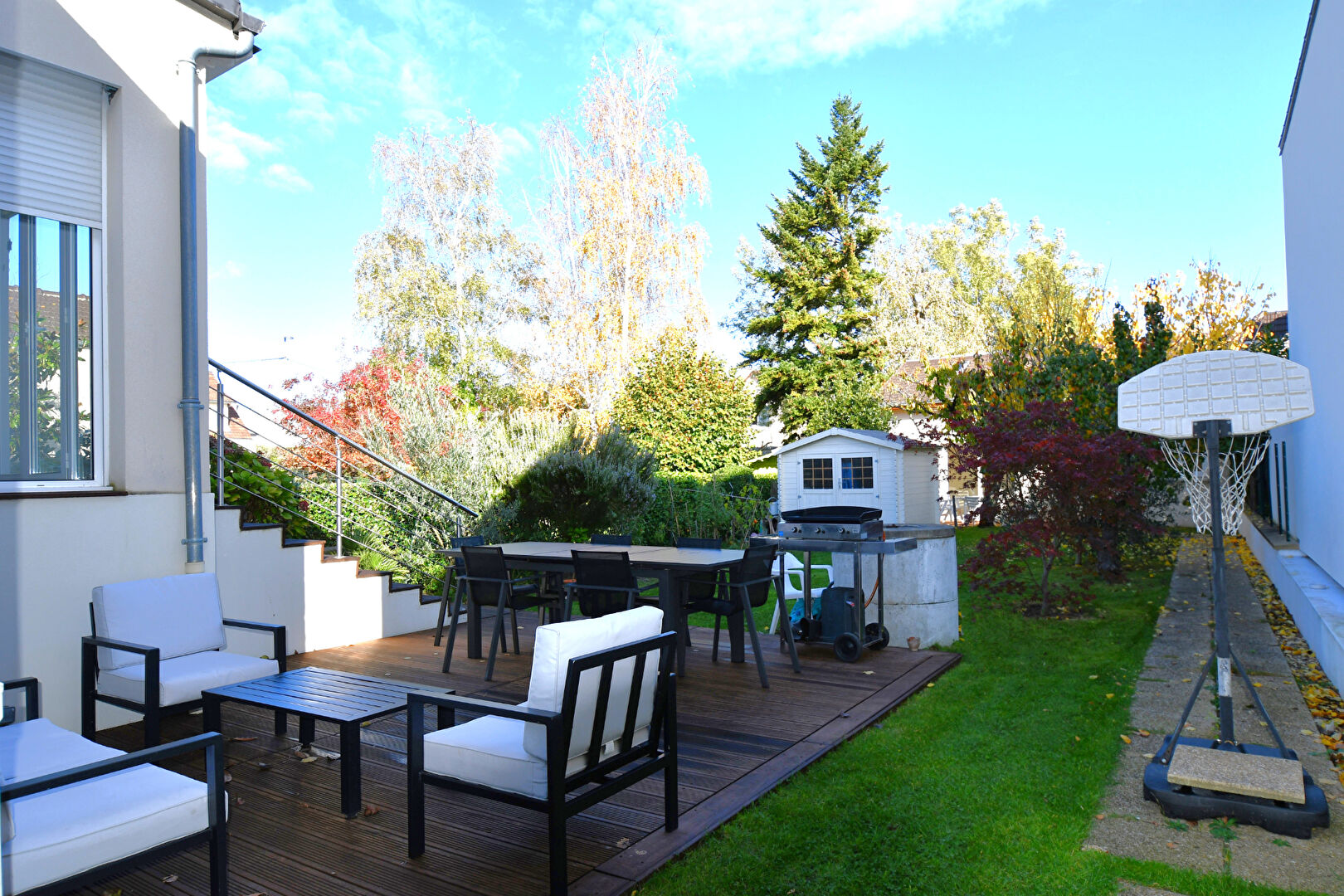 Maison située à Chatou  avec 4 chambres de 143 m² sur 510 m² de terrain