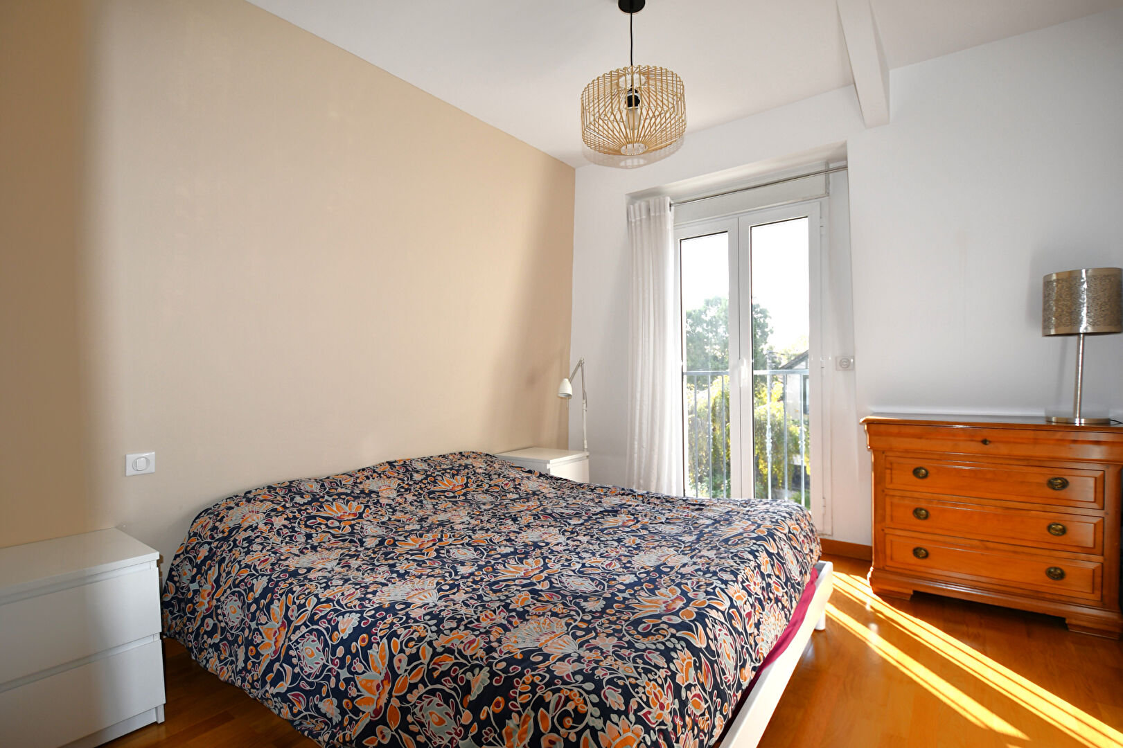 Maison située à Chatou  avec 4 chambres de 143 m² sur 510 m² de terrain