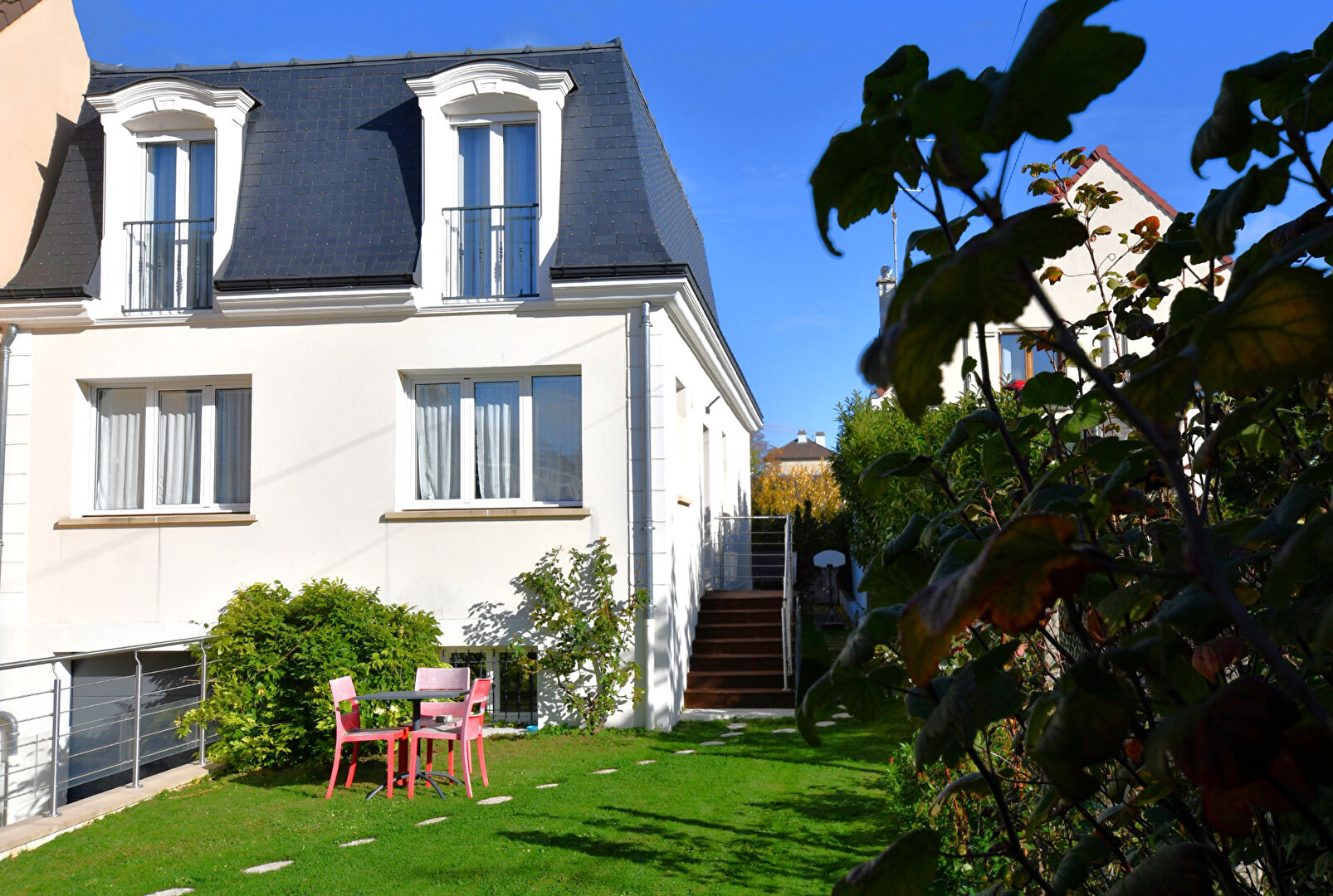 Maison située à Chatou  avec 4 chambres de 143 m² sur 510 m² de terrain