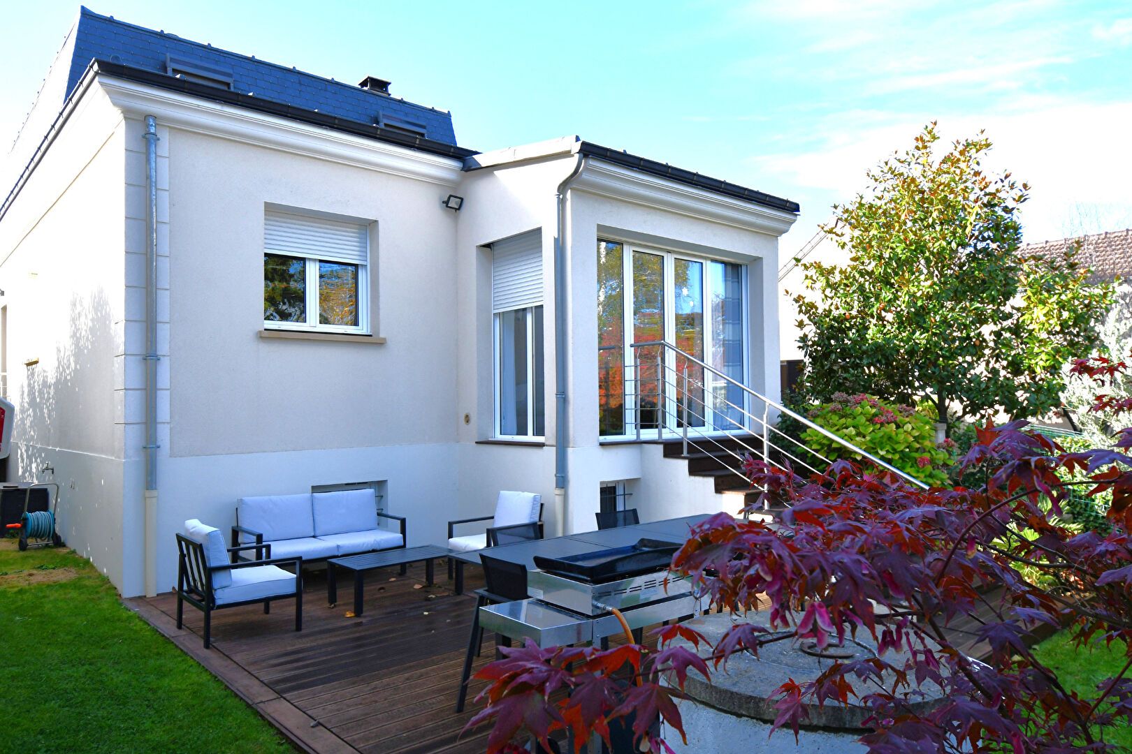 Maison située à Chatou  avec 4 chambres de 143 m² sur 510 m² de terrain