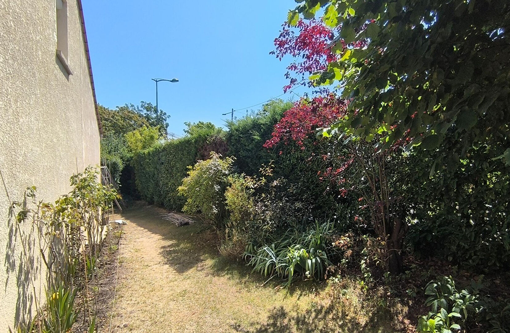 CHATOU Maison familiale d’environ 150 m²  au sol avec 4 chambres sur un terrain de 499 m²
