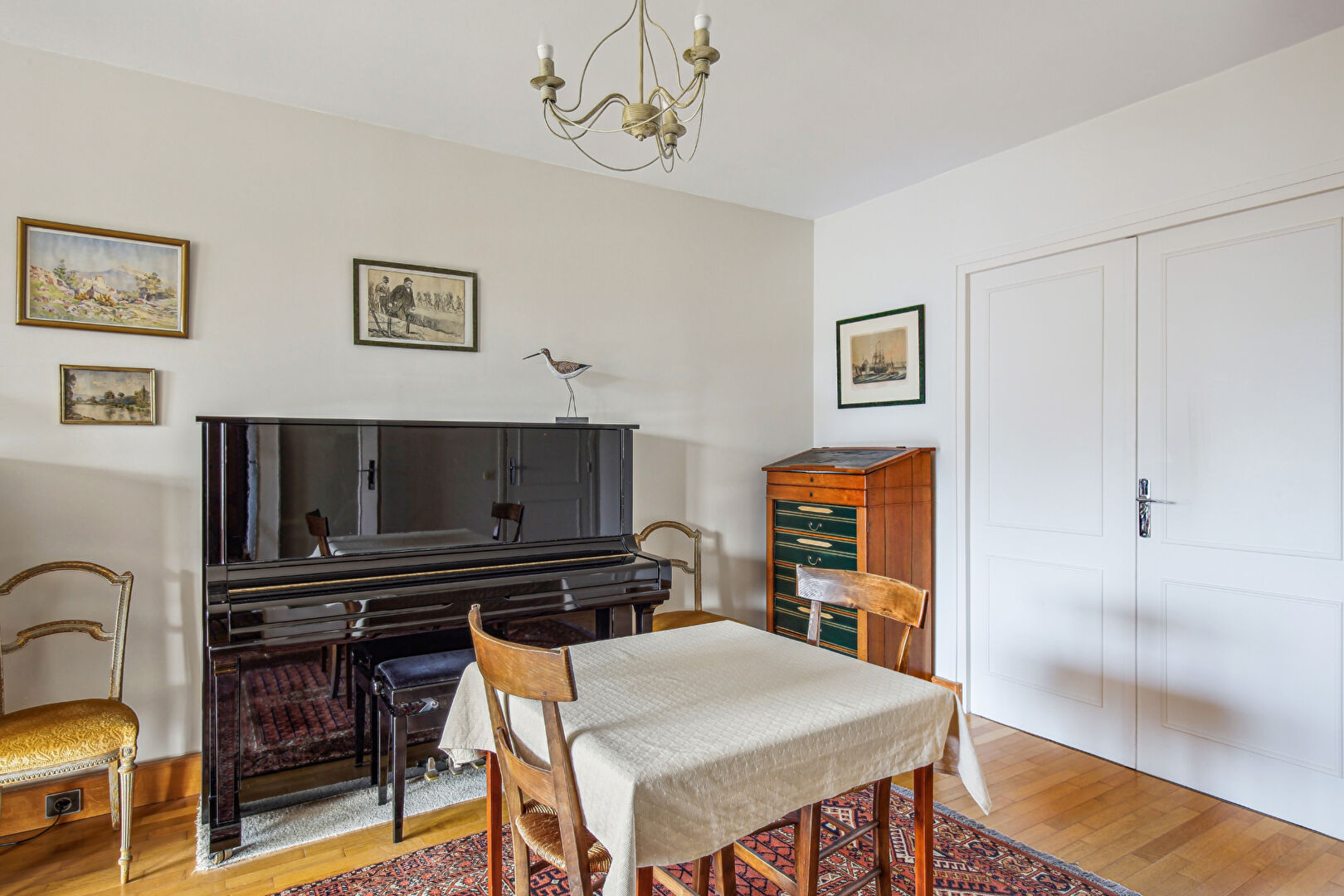 Appartement situé à Chatou de 114 m² avec 3 chambres terrasse et balcon