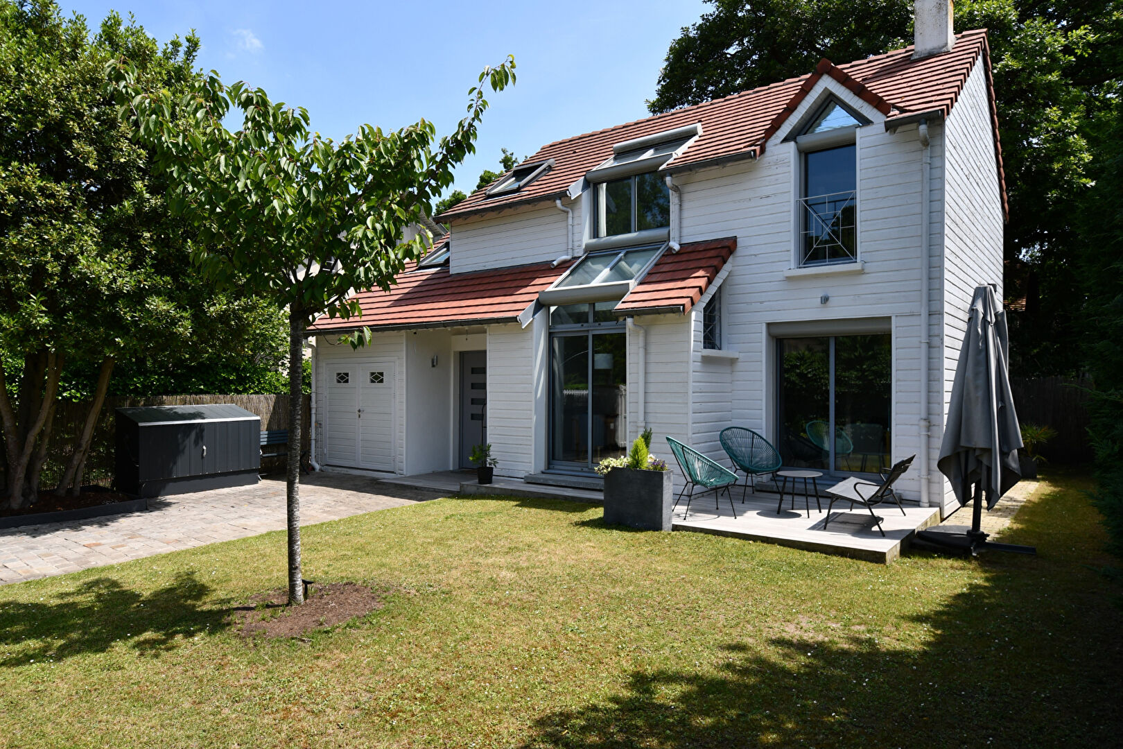 Maison située au VESINET de 140 m² avec 3 chambres sur terrain de 284 m²