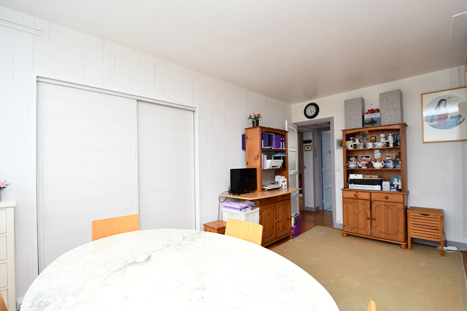 Appartement  situé  à CHATOU de 3 pièces  avec une vue panoramique et un box de 18 m²